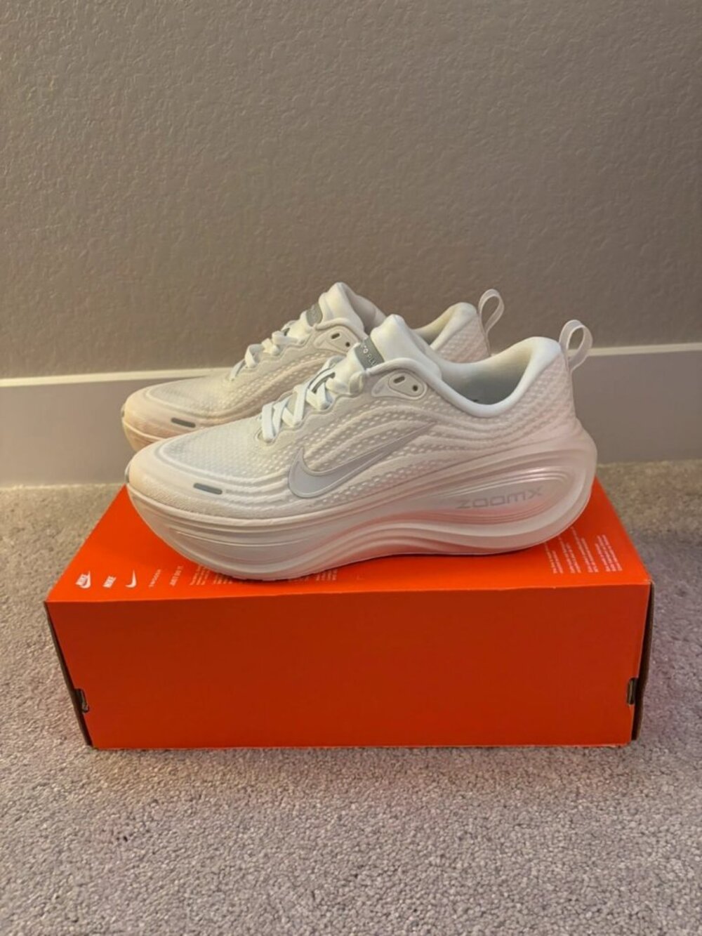 Nike Vomero Plus ESS Summit White Phantom Women's US 8.5 / Men's US 7